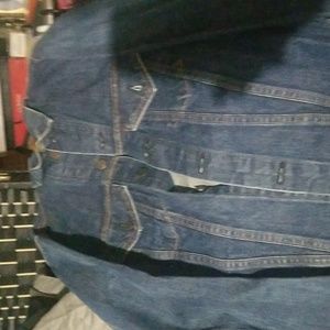 Levi's jean jacket medium blue all buttons